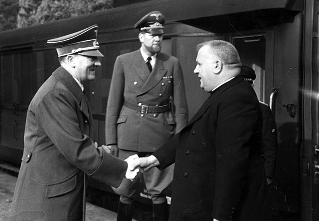 01.07_FatherJozefTiso_Hitler_Berlin)Oct41