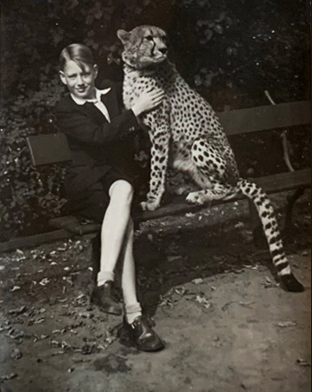 5_MarcusF_Modal3_Imagen1_Pardi Fred Marcus en el zoológico de Berlín